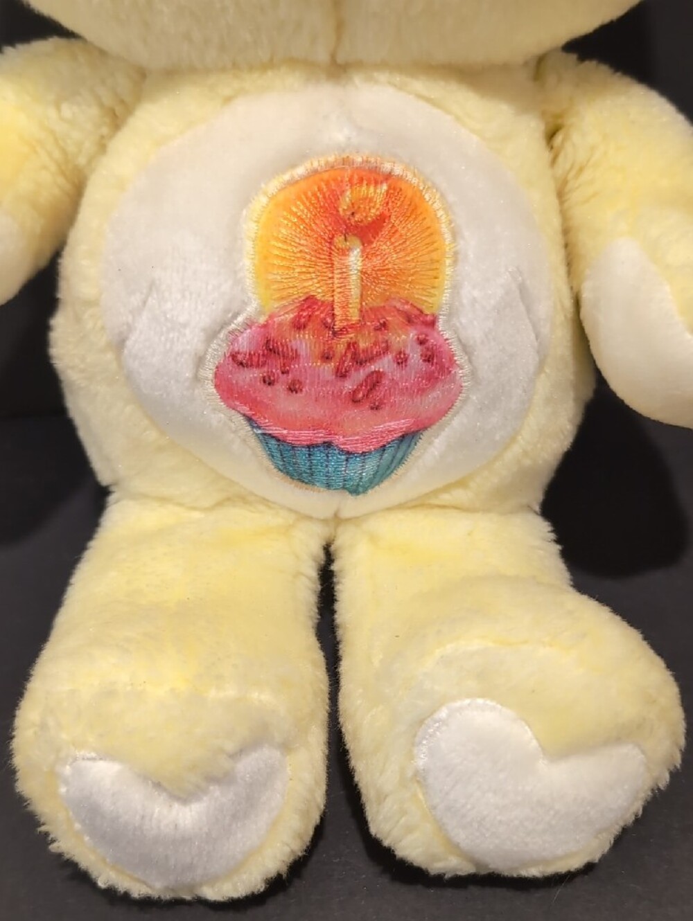 Vintage Kenner Care Bears Yellow Birthday Bear Plush Cupcake Belly 1983 - Picture 3 of 10
